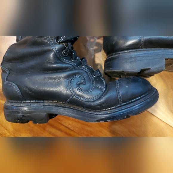 VINTAGE!! Leather John Fluevog boots - Picture 2 of 10